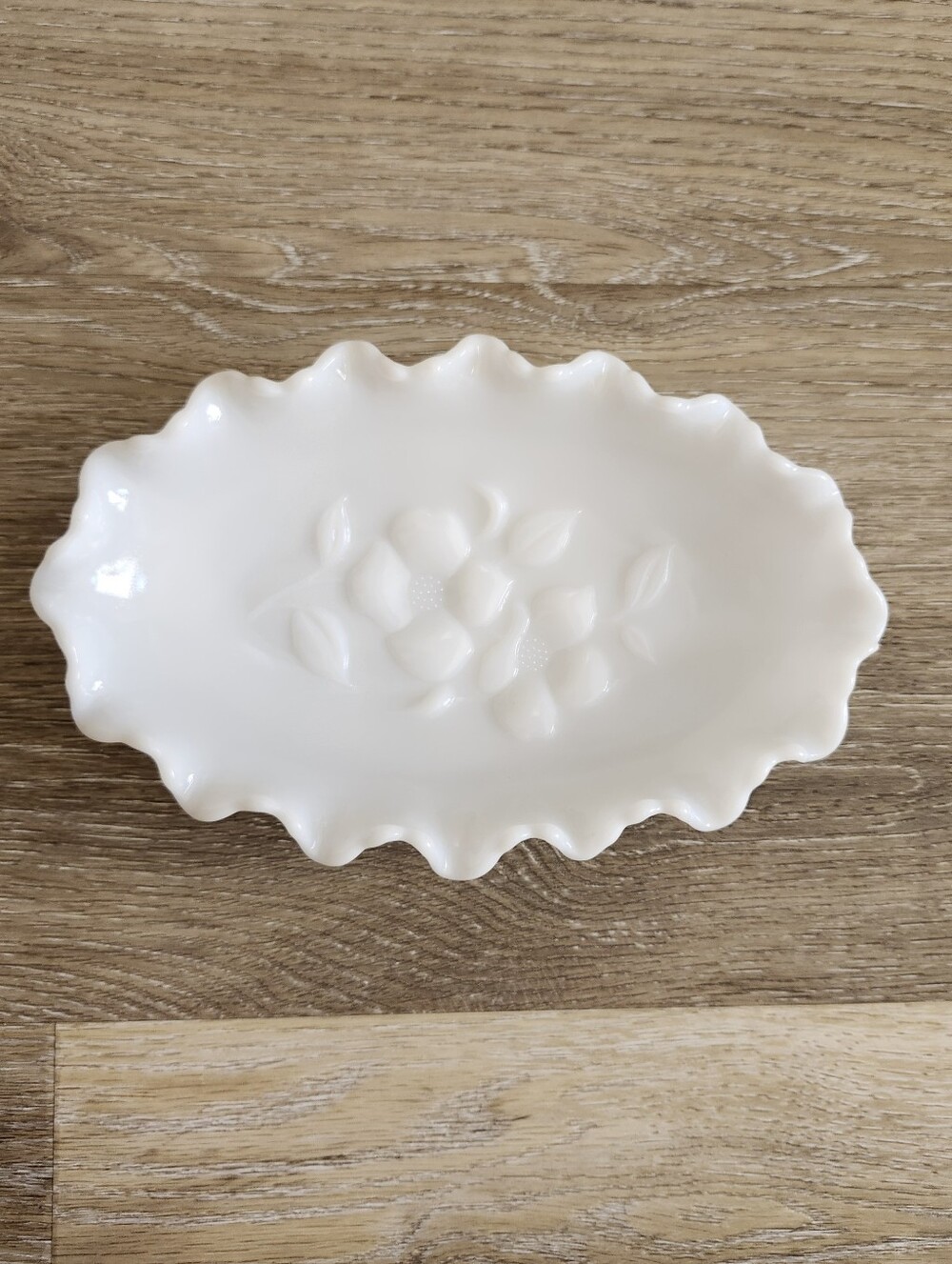 Vintage Milk Scallop Glass Trinket Dish Soap Dish